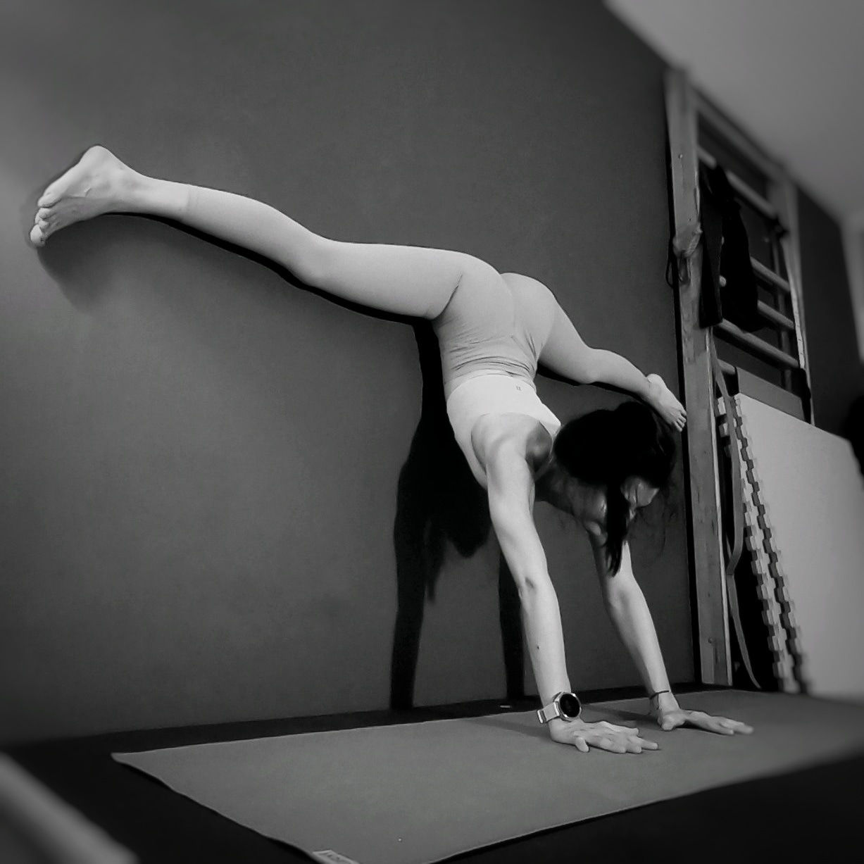 JOGOTERAPIA.PL jogoterapia Anna Machałek joga: stanie na rękach