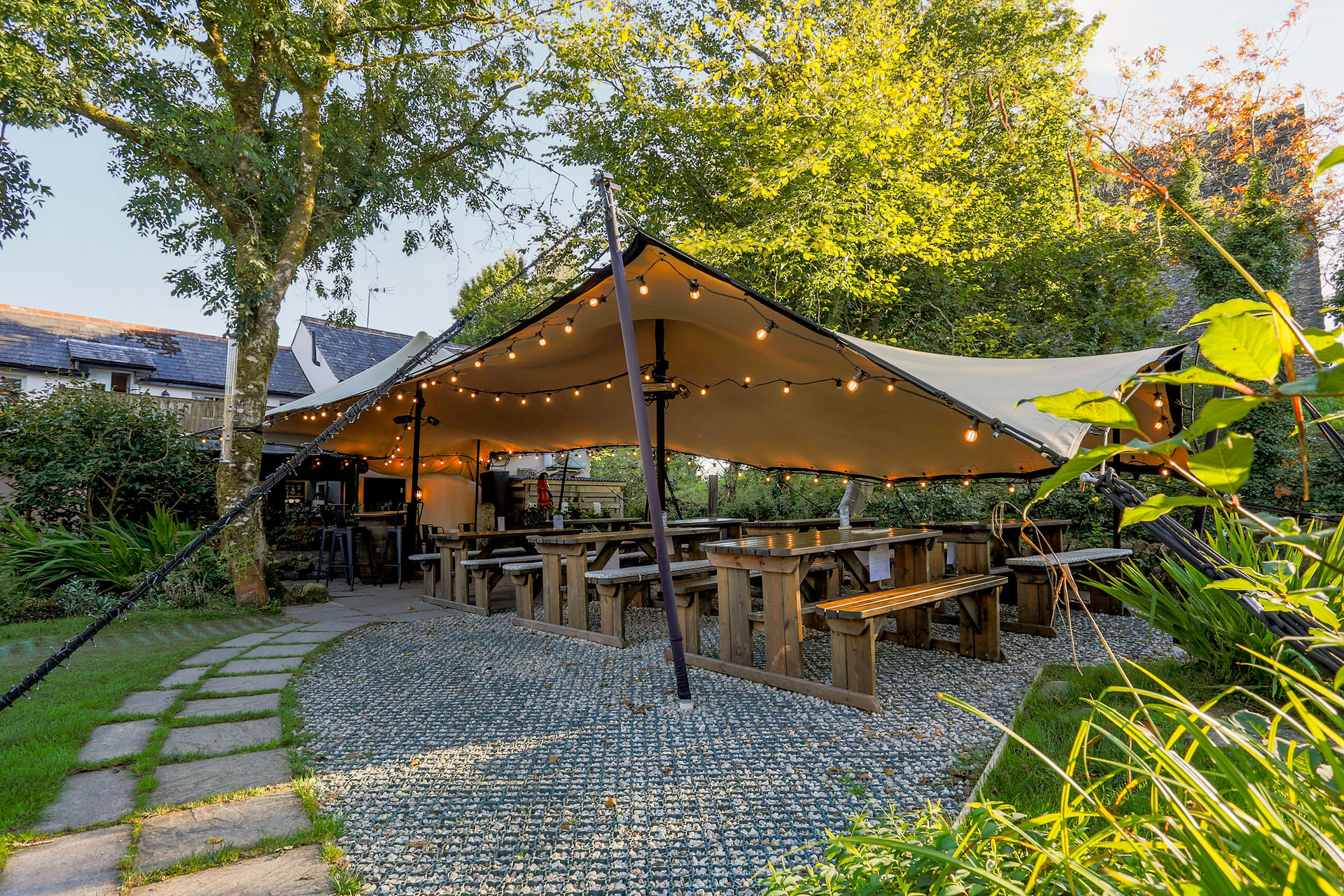 castle inn garden pub