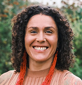 Cinzia Headshot Uru.jpg