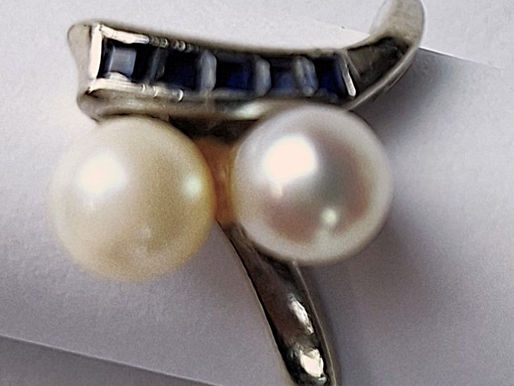 Item #41, LADIES IOKT. WHITE GOLD PEARL AND SAPPHIRE