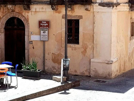 Roccavaldina inaugura la Sala Immersiva e presenta le E-bike per il turismo esperienziale al Borgo
