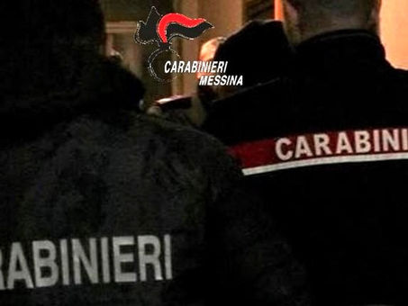 Tenta di disfarsi della droga gettandola dalla finestra: arrestato dai carabinieri