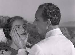 Extrait du film Eva, on y retrouve Eva et son mari.