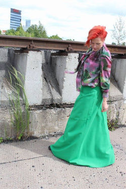 Drēbju skapī tikai pašas šūts !