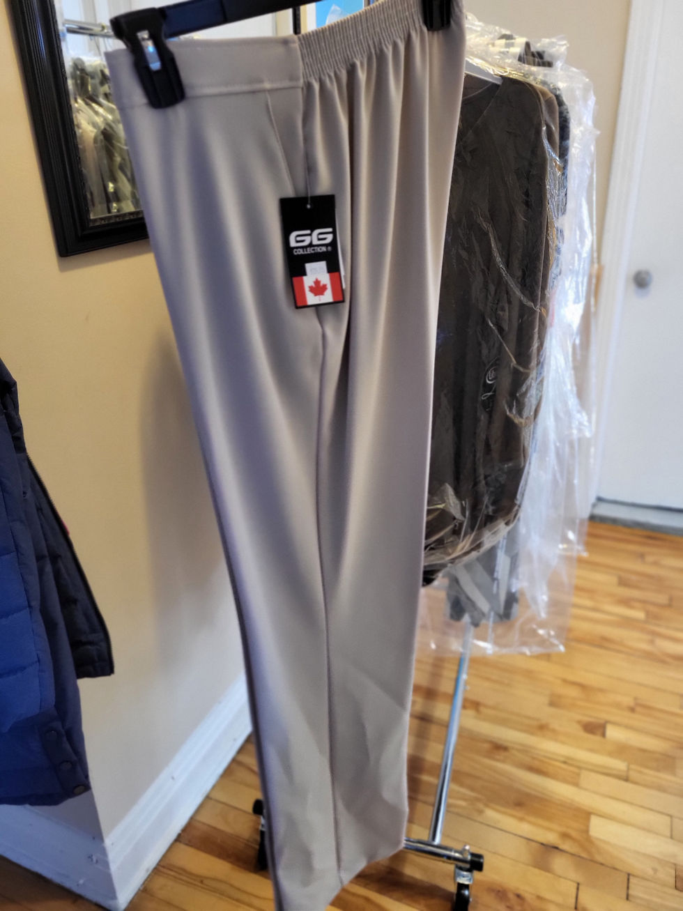 Thumbnail: Dressing beige pants for woman Size 10