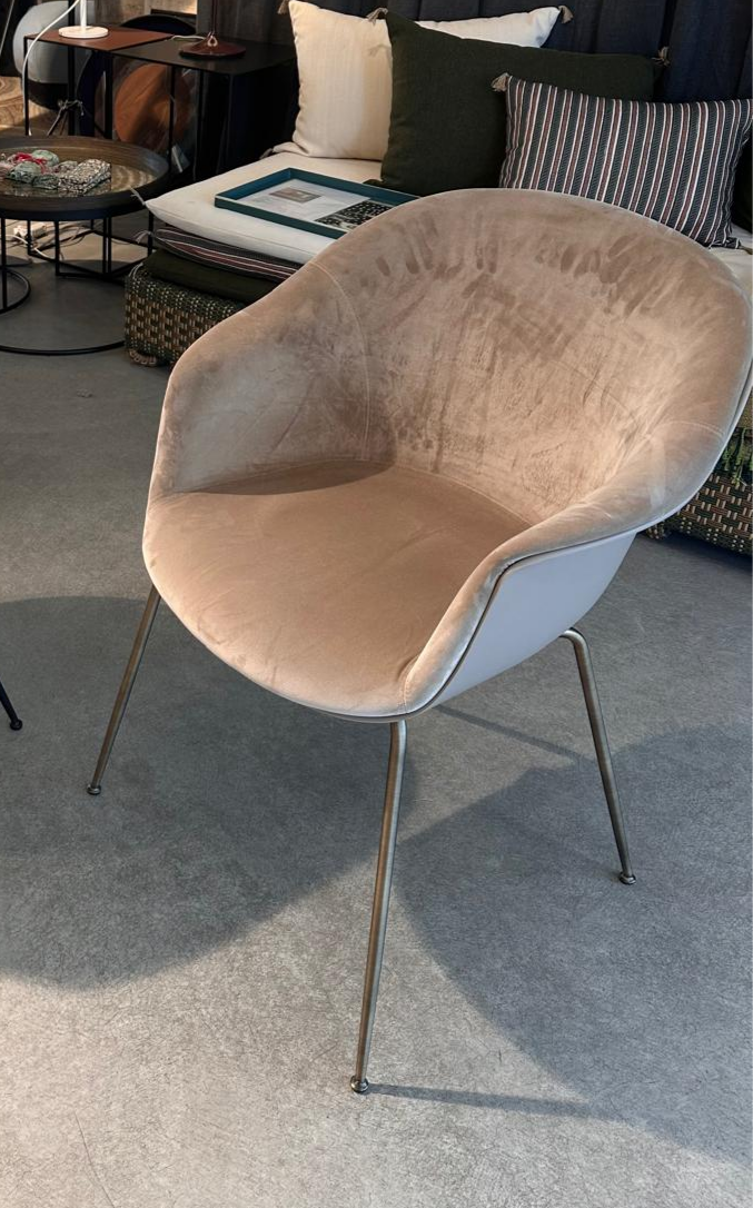 GUBI Bat Chair