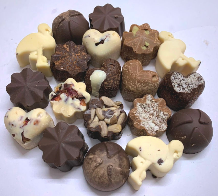 Thumbnail: Nuts Chocolate - 9 Piece
