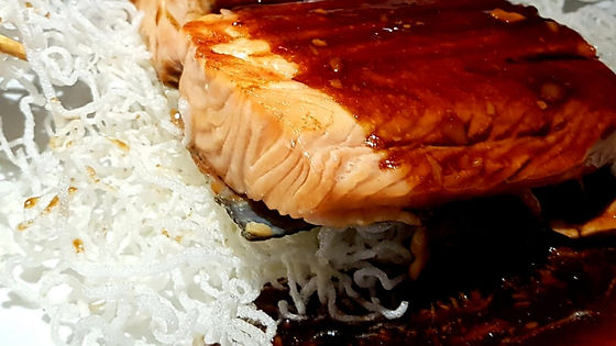 SALMON DE 500 grm CON SALSA PEKINESA