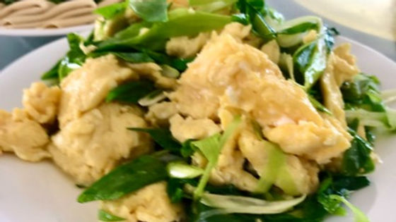 大葱炒鸡蛋 CEBOLLIN CON HUEVO
