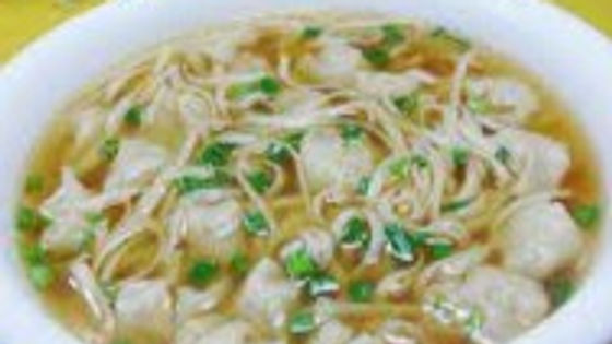 馄饨面汤 SOPA WANTAN MIAN (porcion familiar)