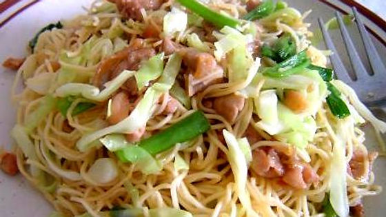 chaumin con pollo 鸡肉炒面