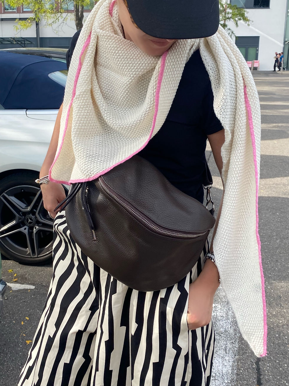 Thumbnail: IDA L Umhängetasche Tasche Ledertasche Slingbag Bag Großbodybag wechseln Gurt