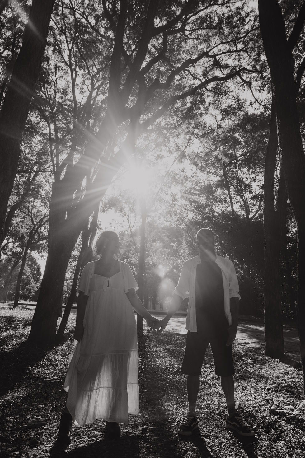 Foto de casal no pôr do sol em jardim, Pampulha, BH