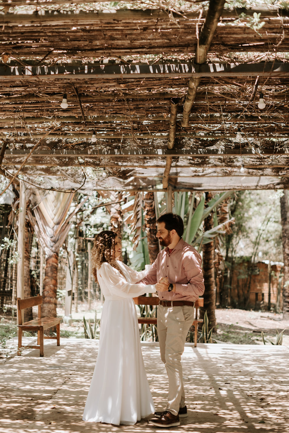 Noivos em ensaio em ensaio no restaurante Paladino, Bh