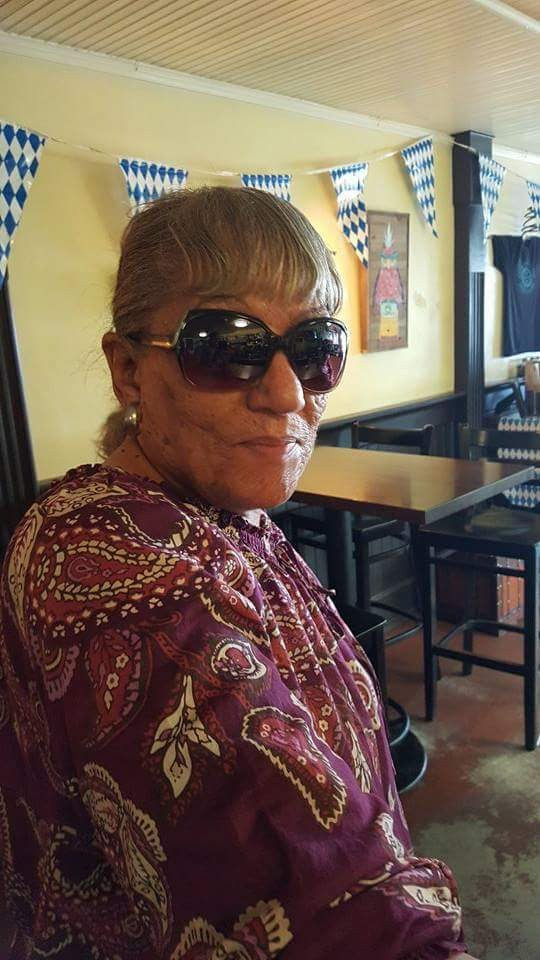 Eileen Burrell styling & profiling in Hollywood shades