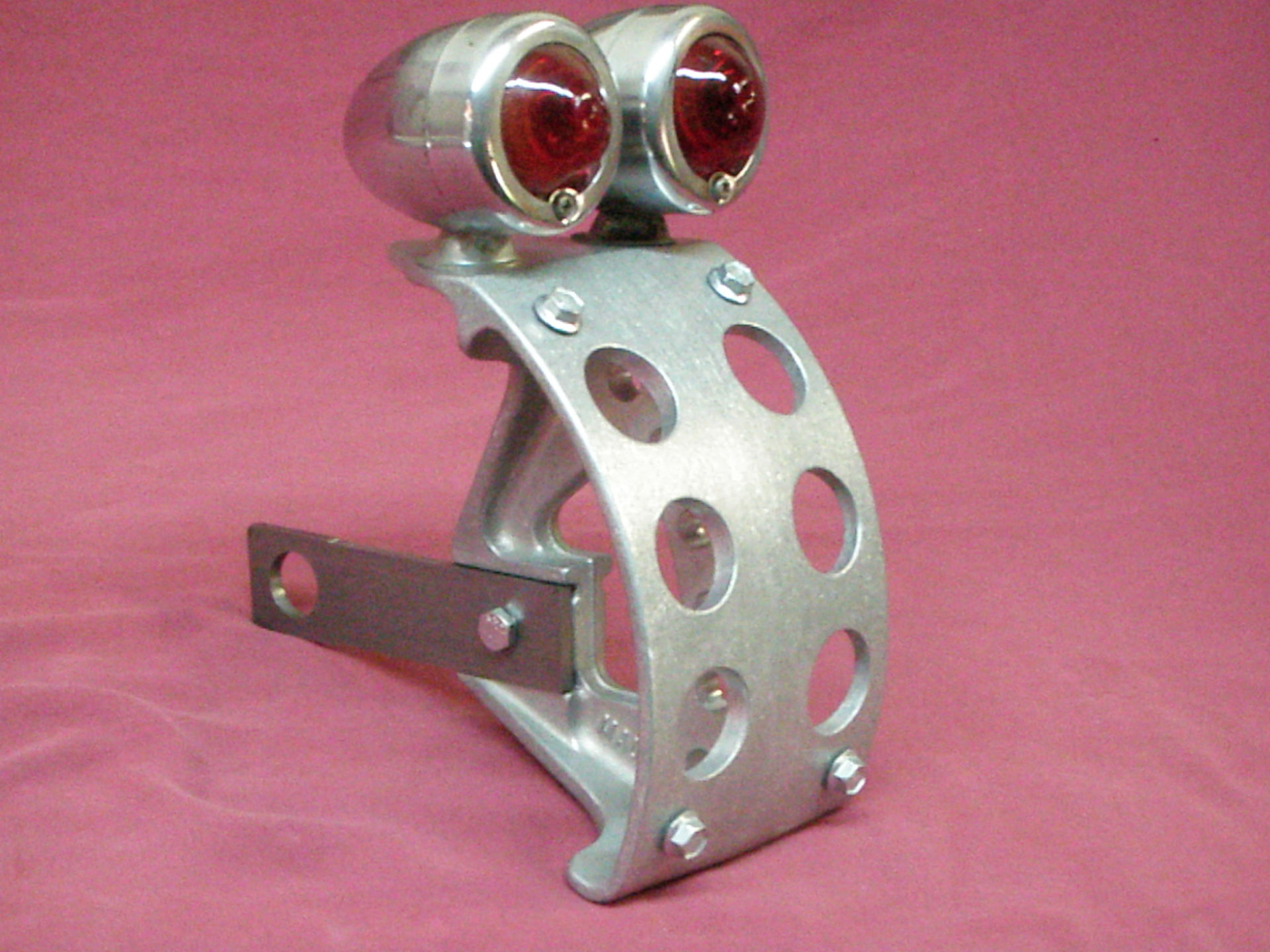 Quadrant side mount license bracket