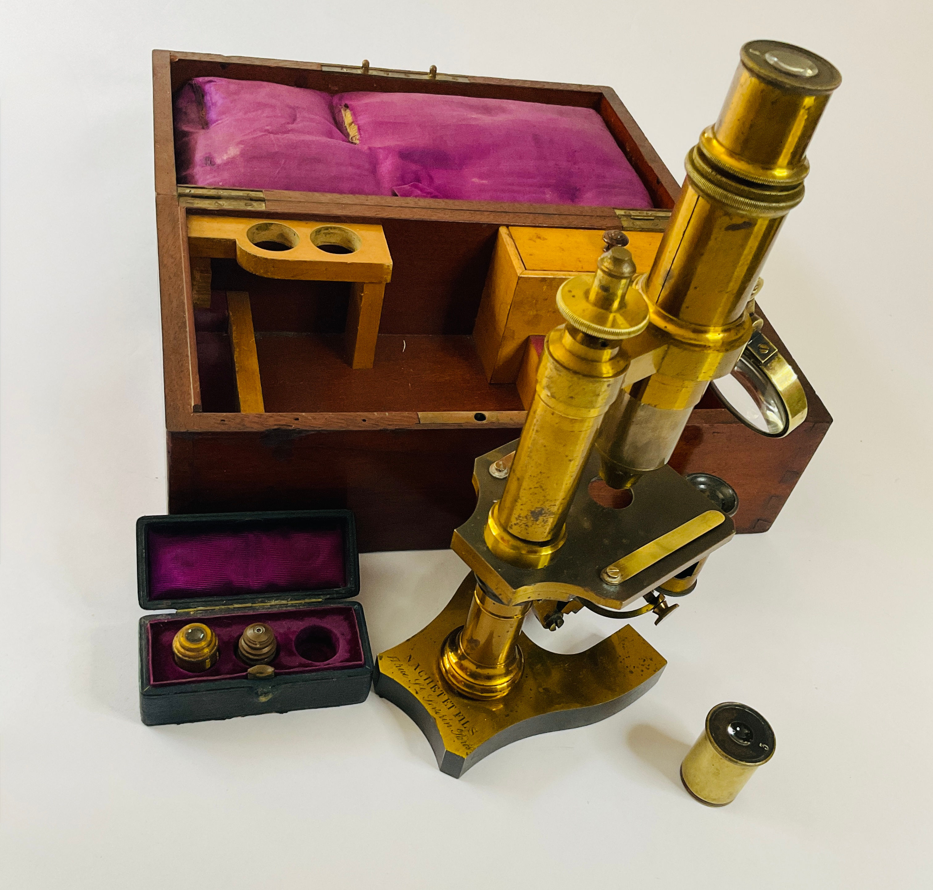 Microscope