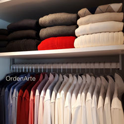 armário organizado