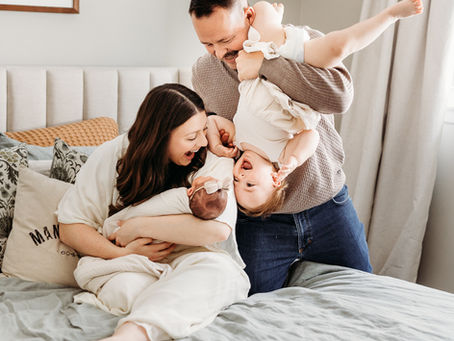 Why Chicago Moms Are Choosing In-Home Newborn Sessions