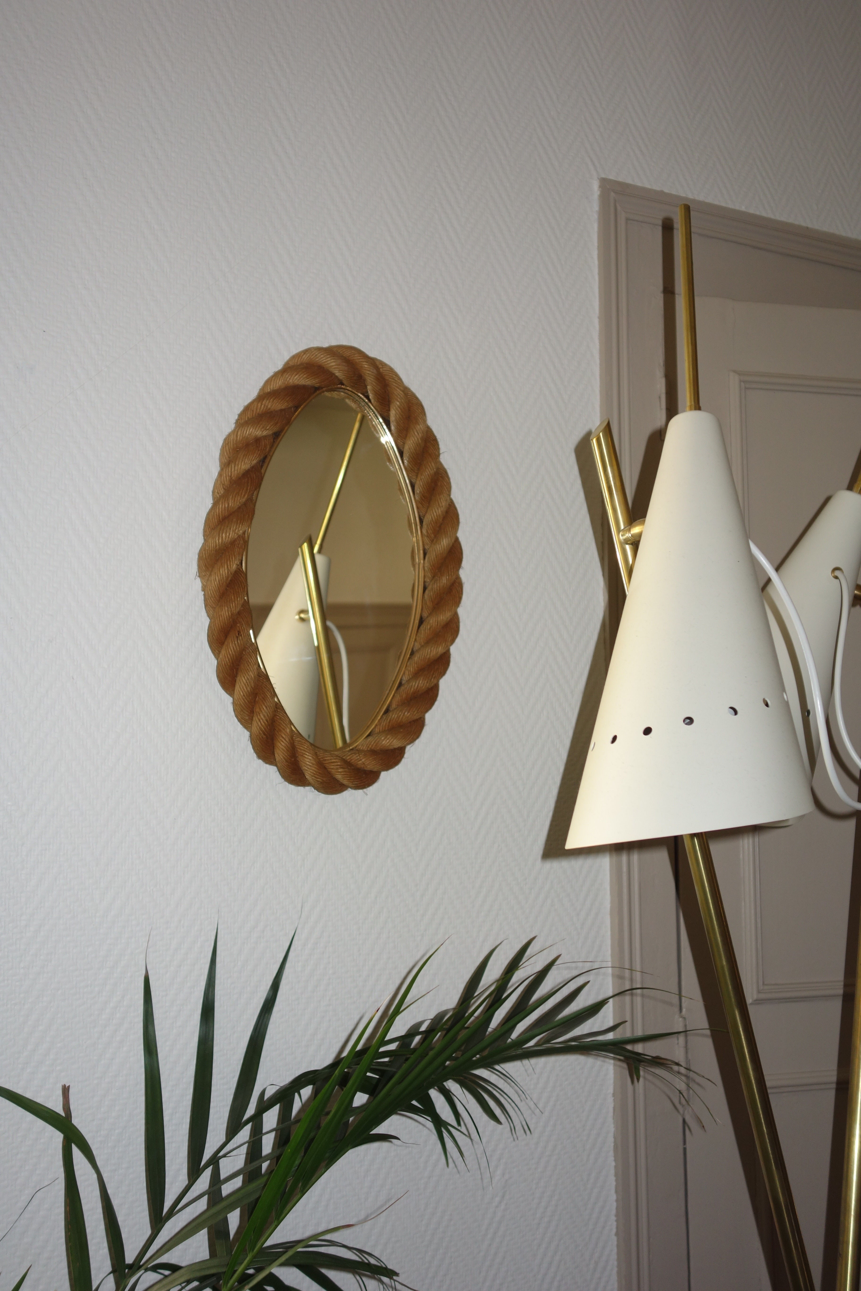 Miroir ovale en corde d'Audoux Minnet, France 1950's