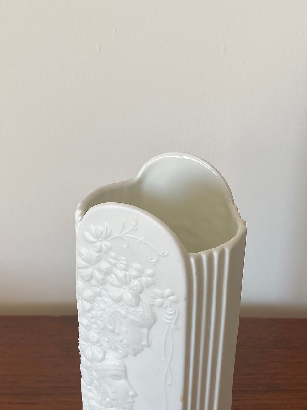Miniature : Vase en porcelaine blanche de Manfred Frey pour Kaiser, Allemagne 1960's