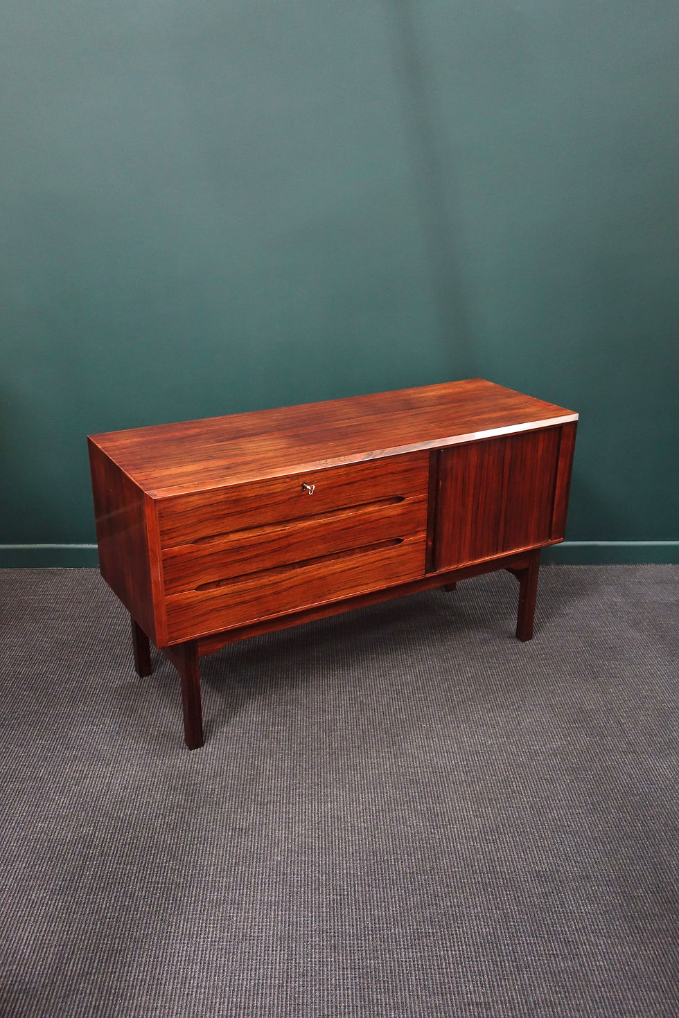 Miniature : Cabinet scandinave en Palissandre de Rio d' Arne Wahl Iversen pour Vinde Møbelfabrik, Danemark 1960's