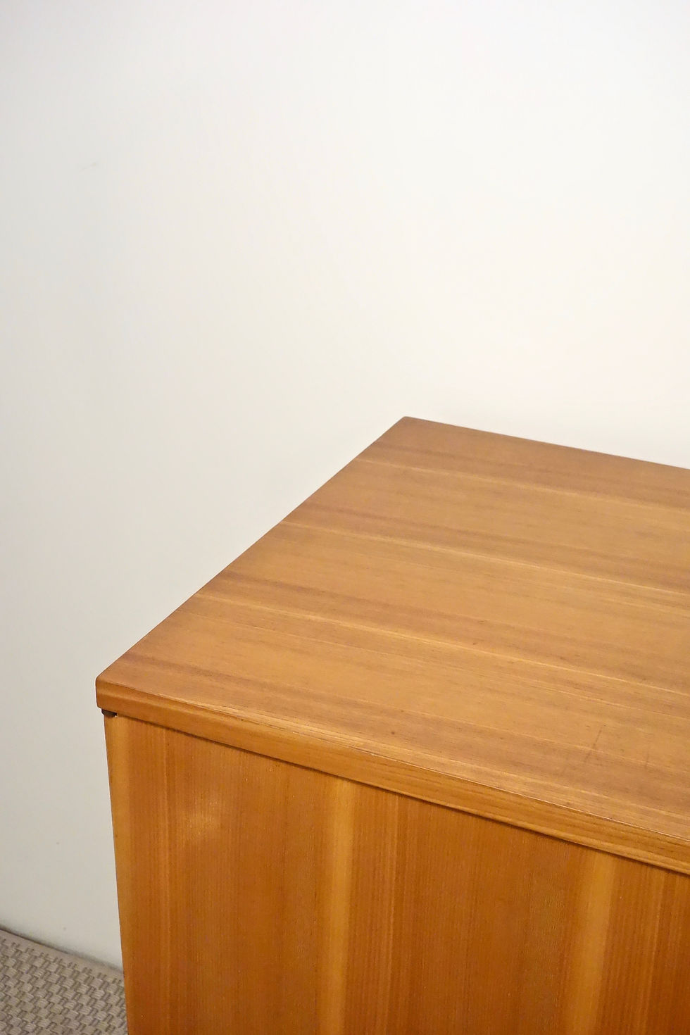 Miniature : Enfilade en orme d'Alain Richard pour MeublesTV