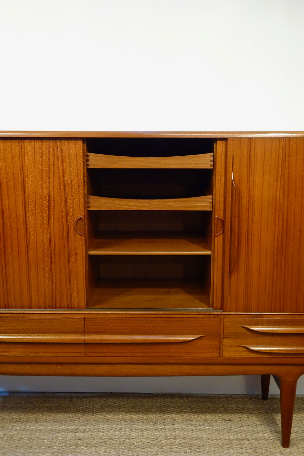 Miniature : Buffet "UM14" de Johannes Andersen pour Uldum Møbelfabrik