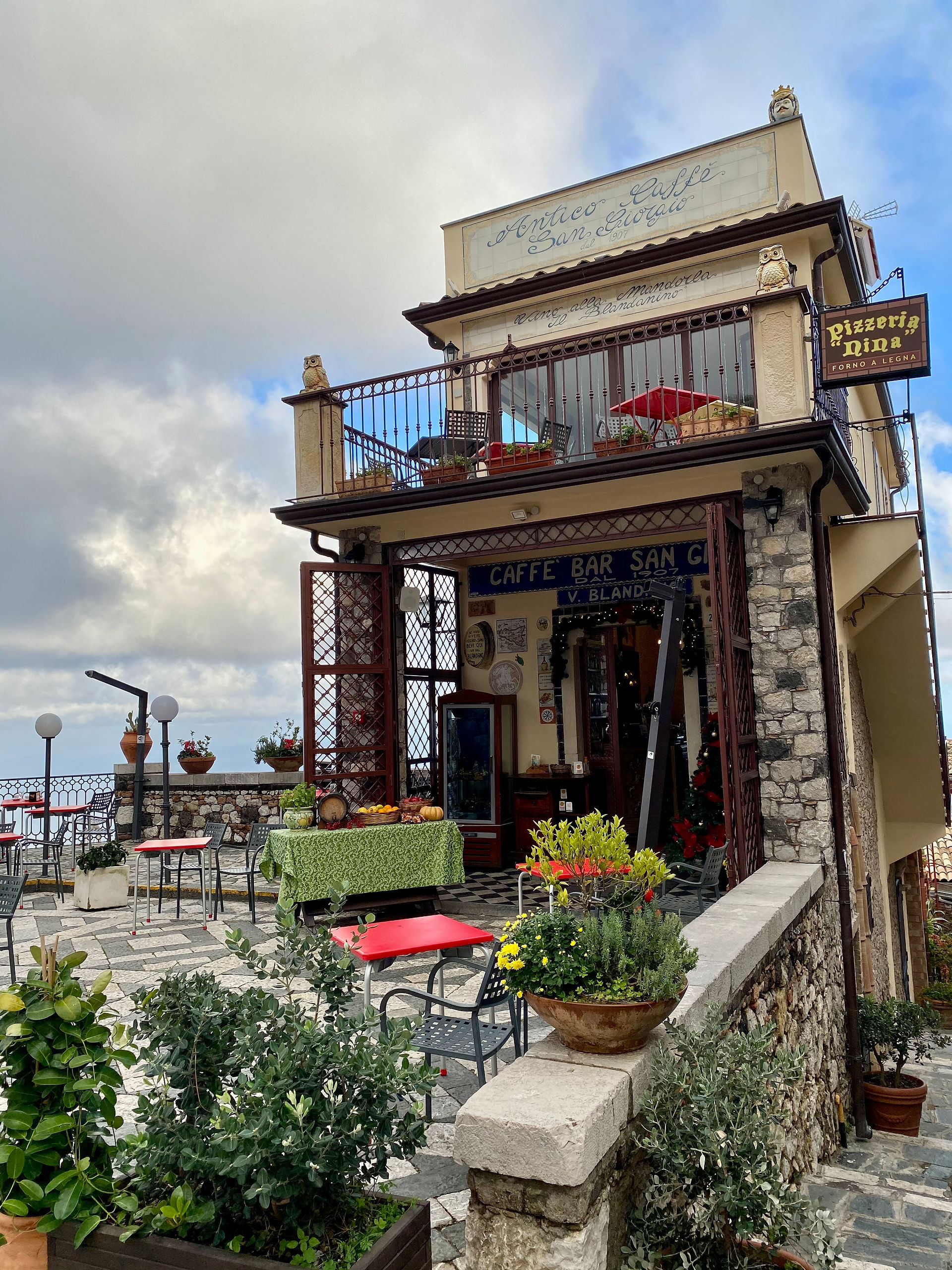 Sicily_Taormina_Castelmola_caffe_san_giorgio