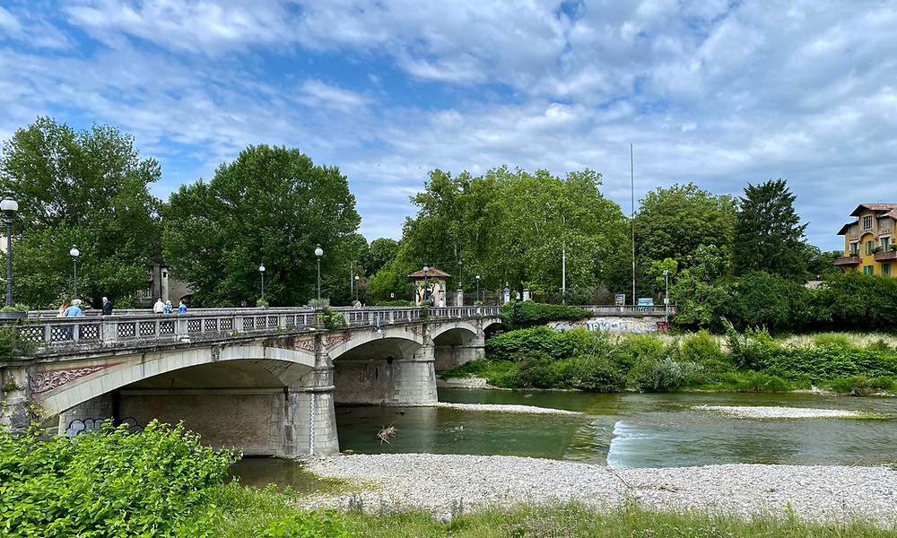 parma-italy-river-city-center