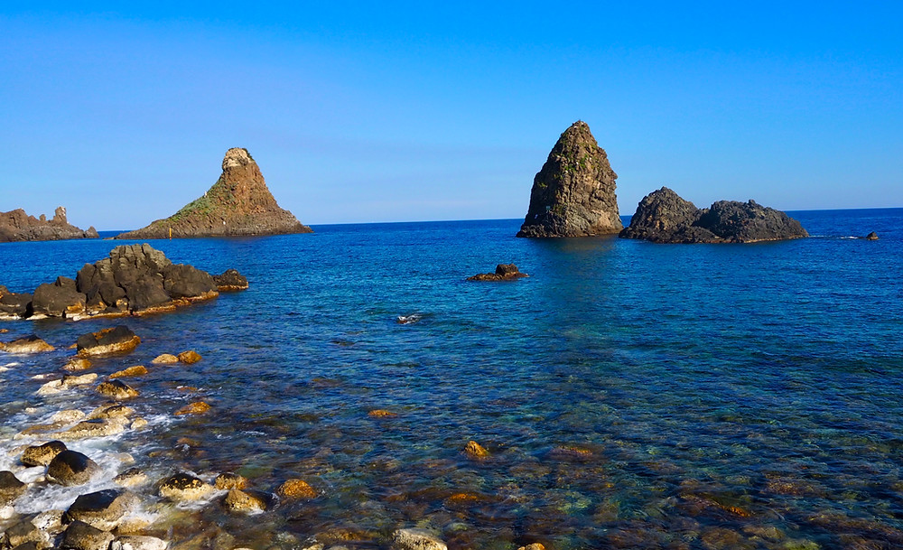 aci-trezza-ciclopi-isles