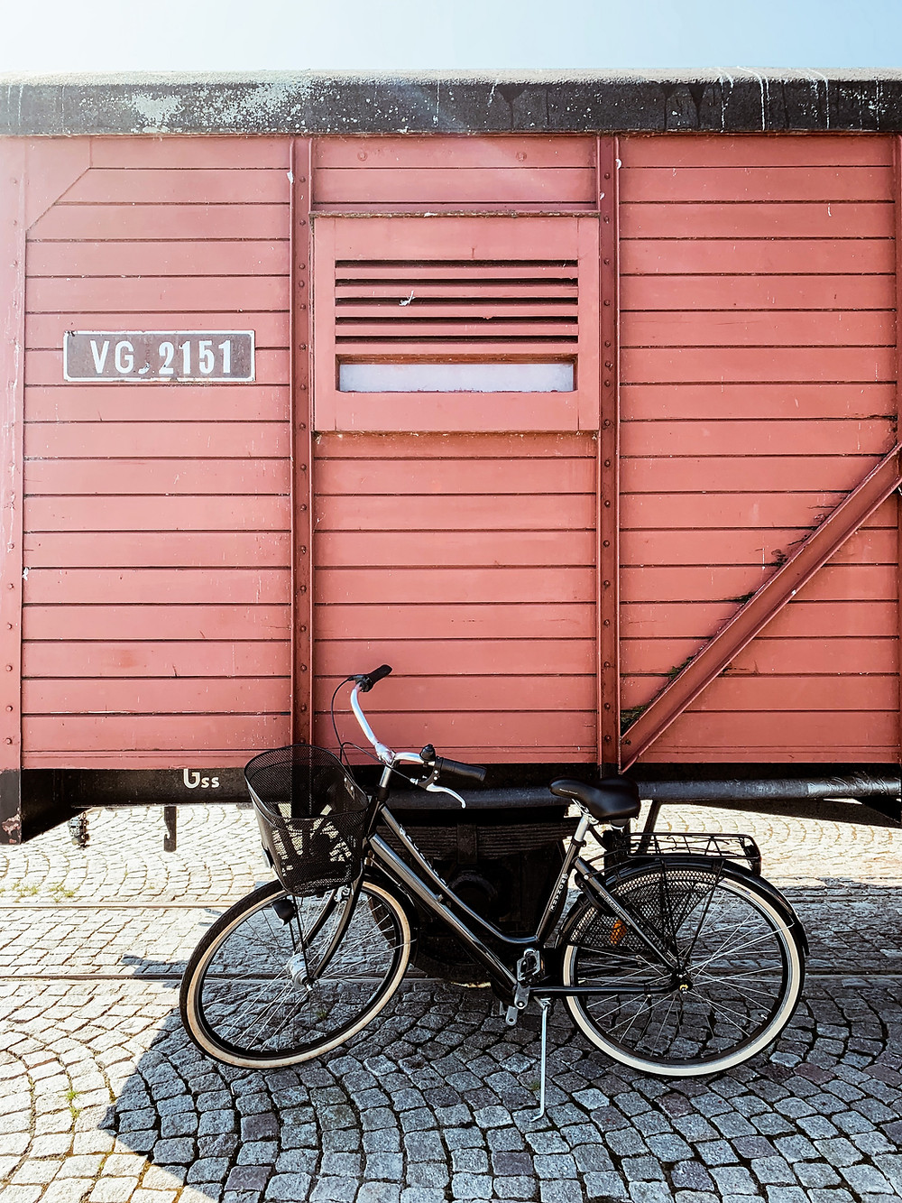 sweden-summer-travel-hjo