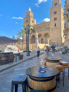 Sicily-Cefalu-piazza-duomo-wine-bar