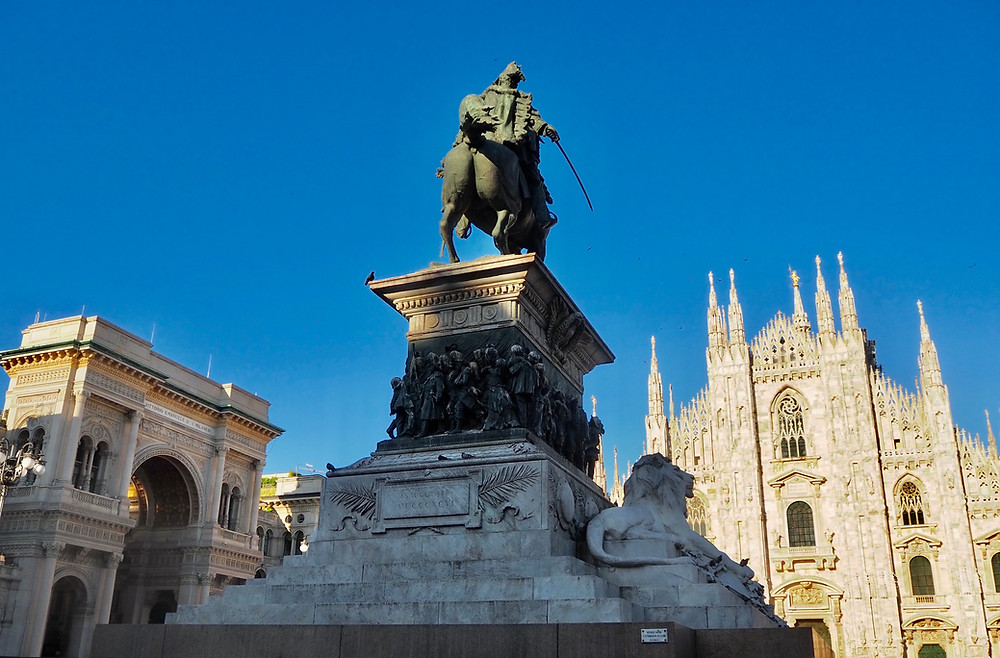 milan-piazza-del-duomo