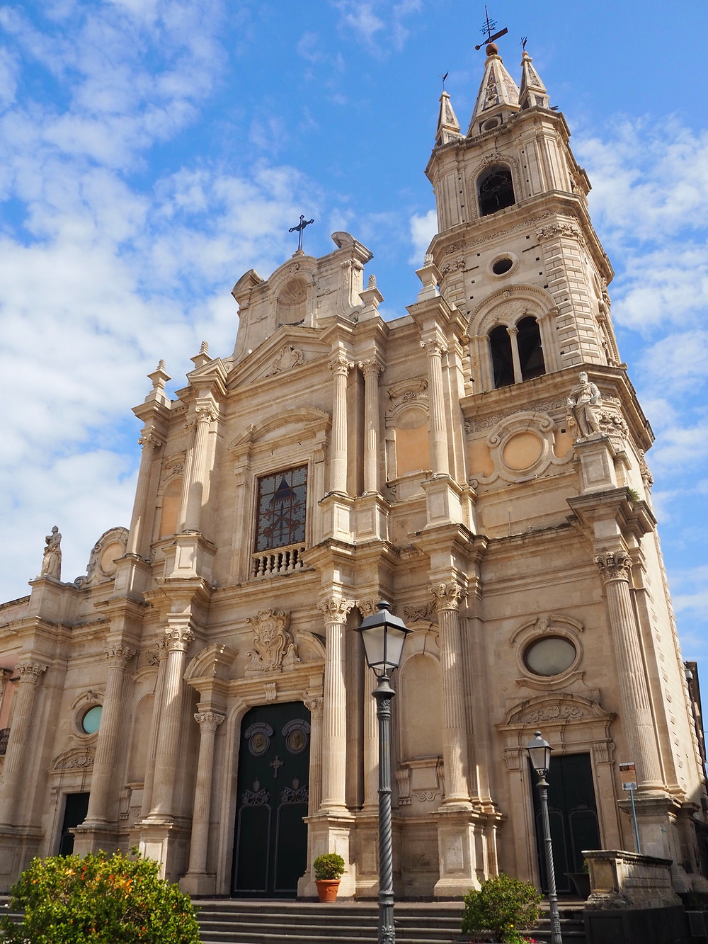 acireale-piazza-duomo-basilica-peter-paul