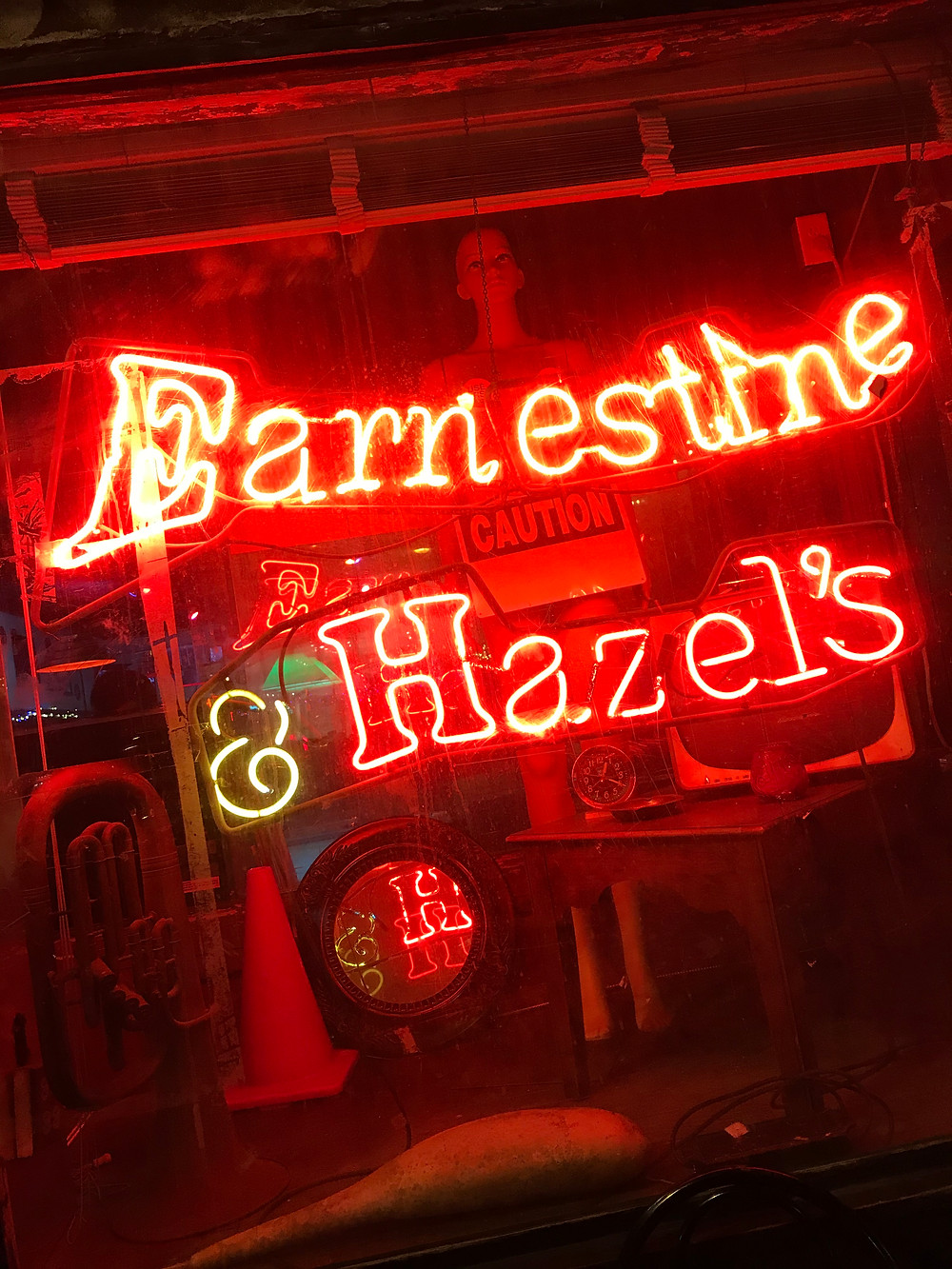 memphis-dive-bars-earnestine-and-hazels
