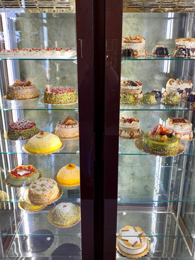 catania-walking-tour-piazza-duomo-cafe-sweets-desserts