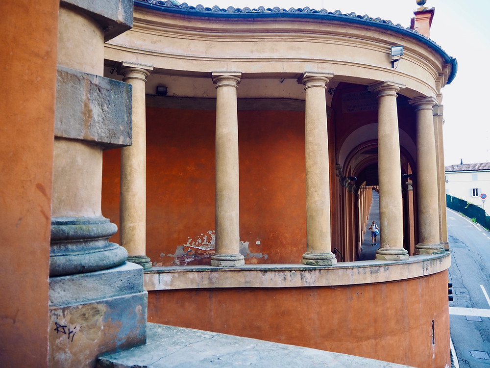 bologna-saragozza-gate-san-luca-portico