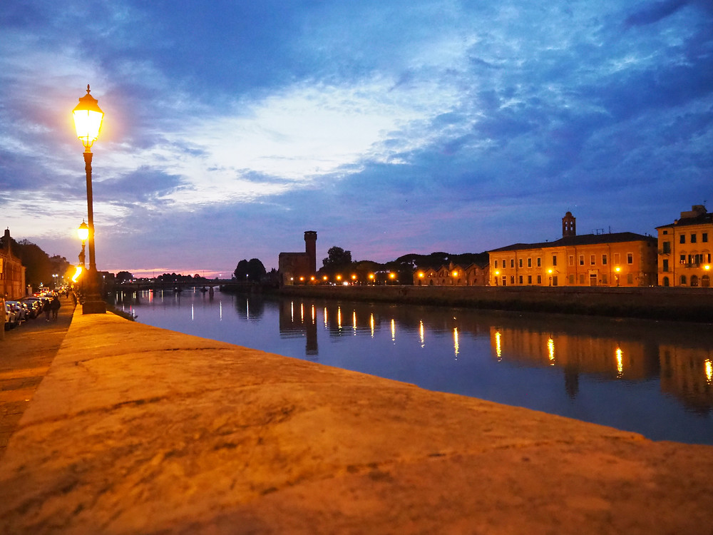 pisa-sightseeing-river
