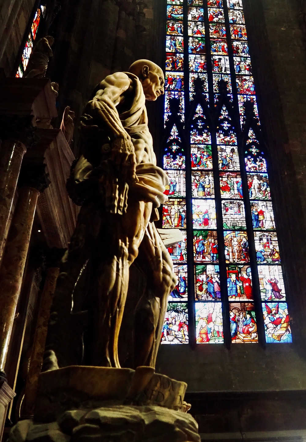milan-cathedral-inside-art
