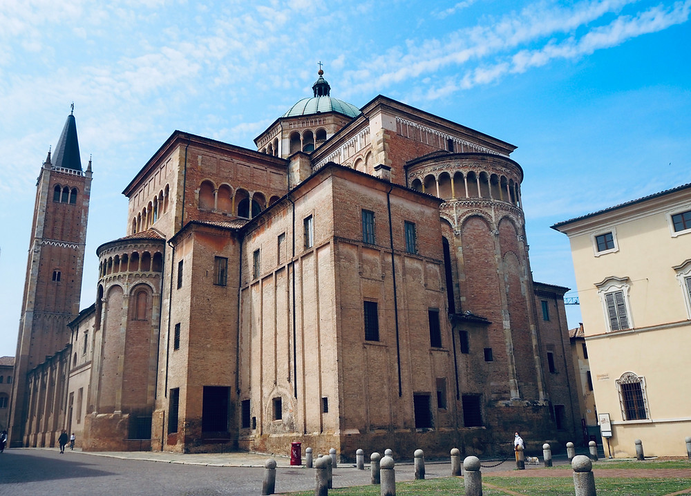 parma-italy-piazza-duomo-6