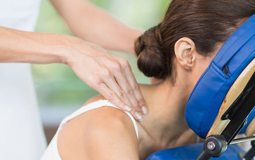 Become an expert in seated massage in Reunion Island. Certified training to learn a fast and effective technique, ideal for corporate and wellness settings, in Saint-Leu.