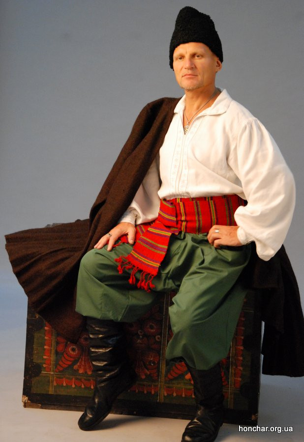Украинский национальный костюм мужской. Традиционная украинская одежда мужская. Украинская Национальная одежда мужская. Украинская народная одежда мужская