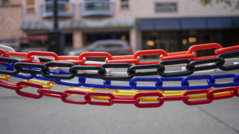 all colors plastic chains 2.jpg