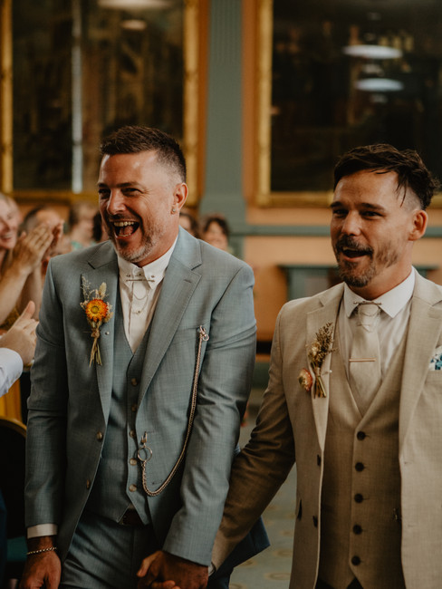 Wedding photographer Bristol capturing couple at Registry Office