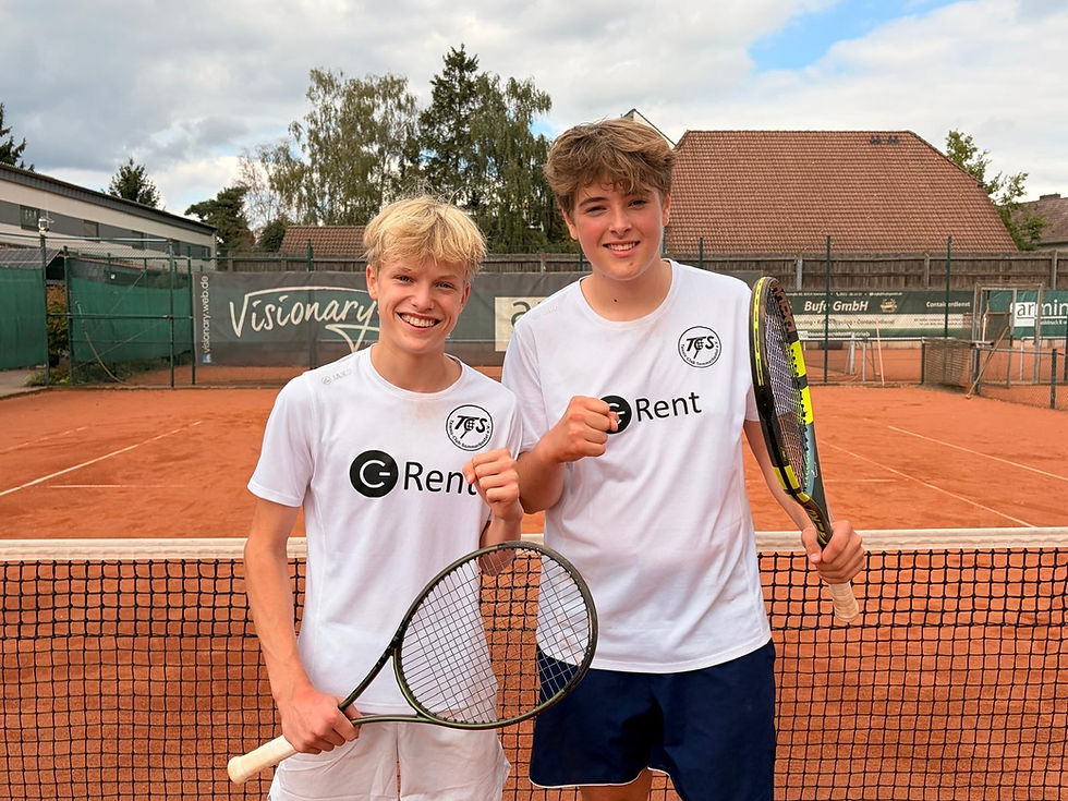 Siegerlächeln: Jarne Hartwig und Joris Becker spielten eine makellose Saison