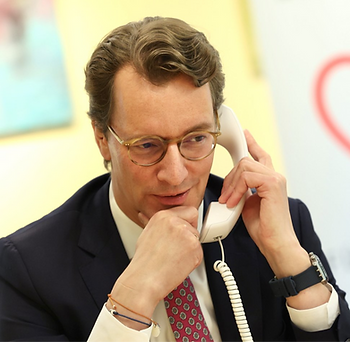 Wüst. amTelefon
