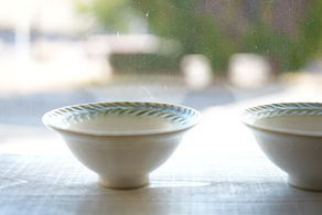 窓の外の景色を眺めながら美味しいお茶やお料理と共に、季節の移ろいを感じたいものですね