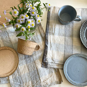 丈夫で使い込む程に柔らかく味わいのある布に育つリネン