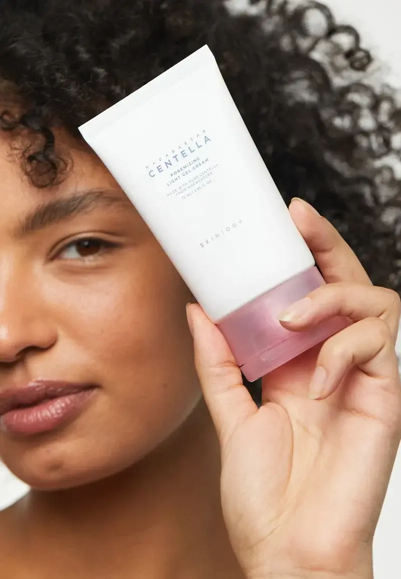 Miniatura: skin1004 crema hidratante madagascar centella poremizing light gel cream textura en gel ligera que hidrata, calma y minimiza